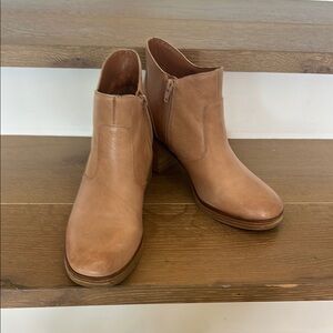Lucky Tan Leather Ankle Boots